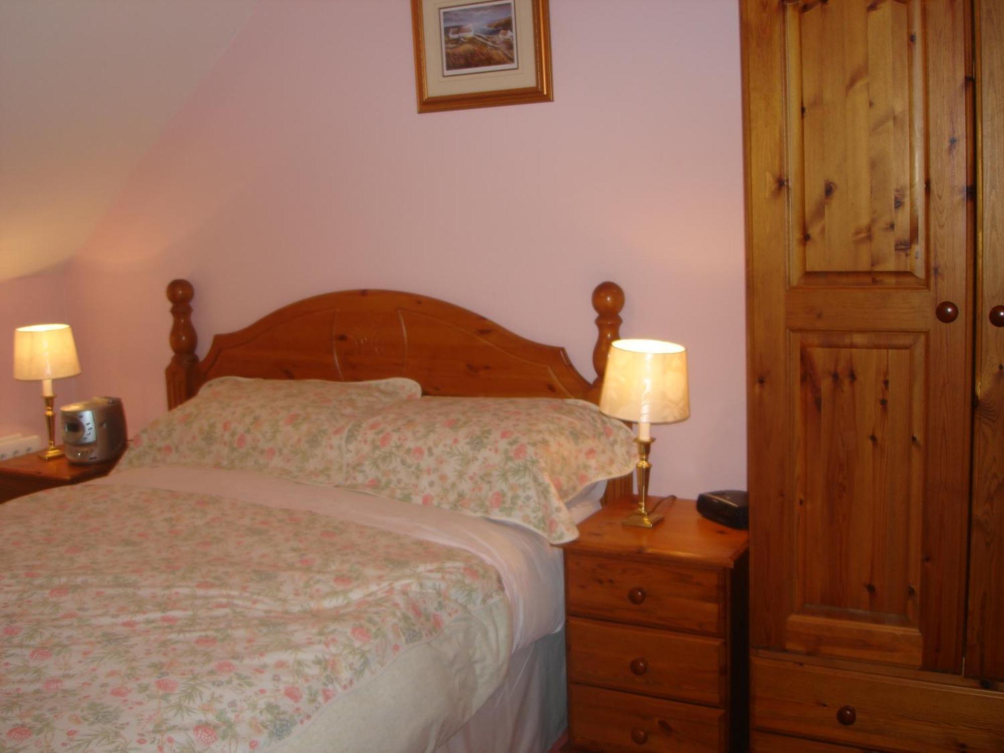 Rosmo House B&B Уестпорт Екстериор снимка