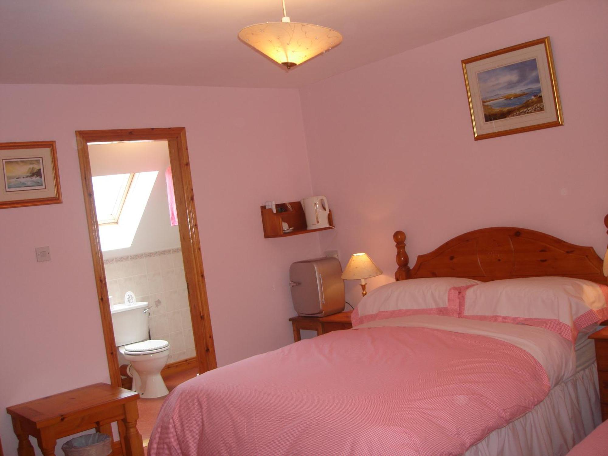Rosmo House B&B Уестпорт Екстериор снимка