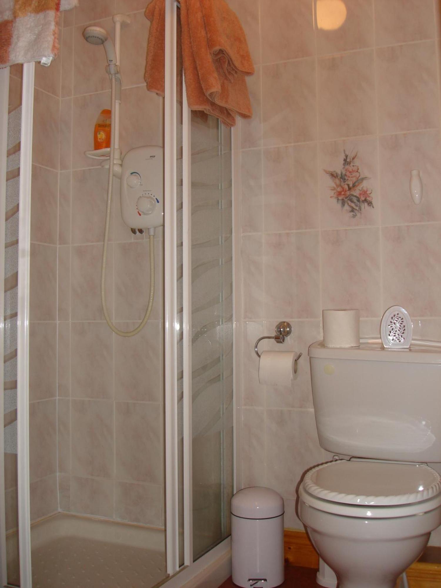 Rosmo House B&B Уестпорт Екстериор снимка