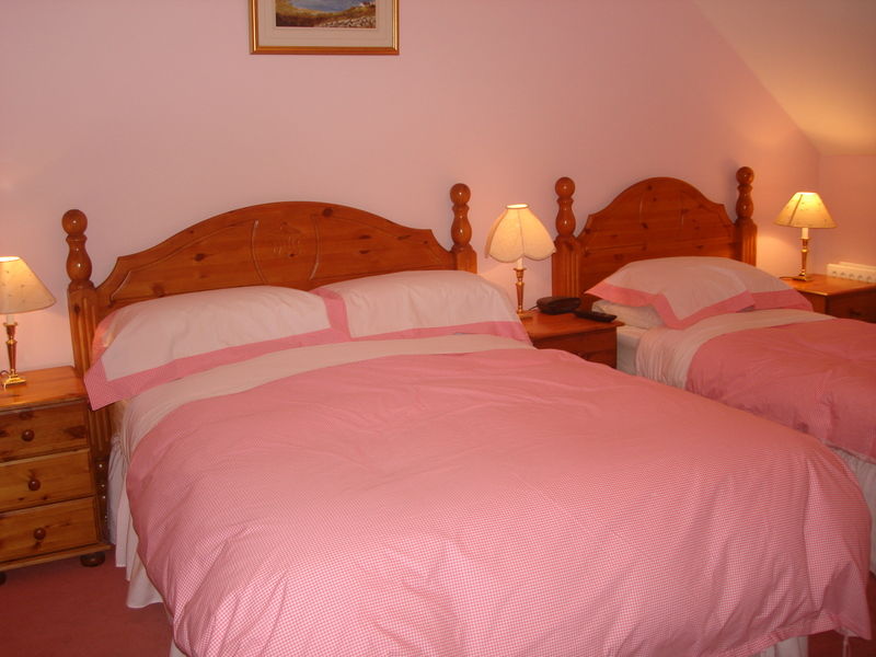 Rosmo House B&B Уестпорт Екстериор снимка