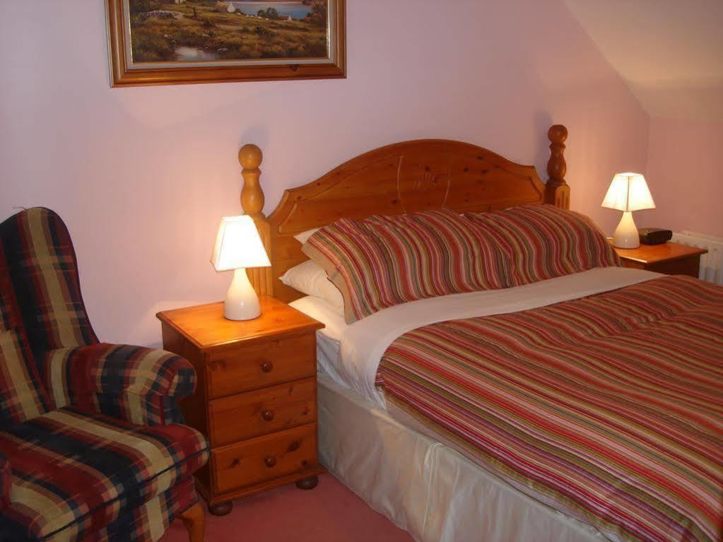 Rosmo House B&B Уестпорт Екстериор снимка